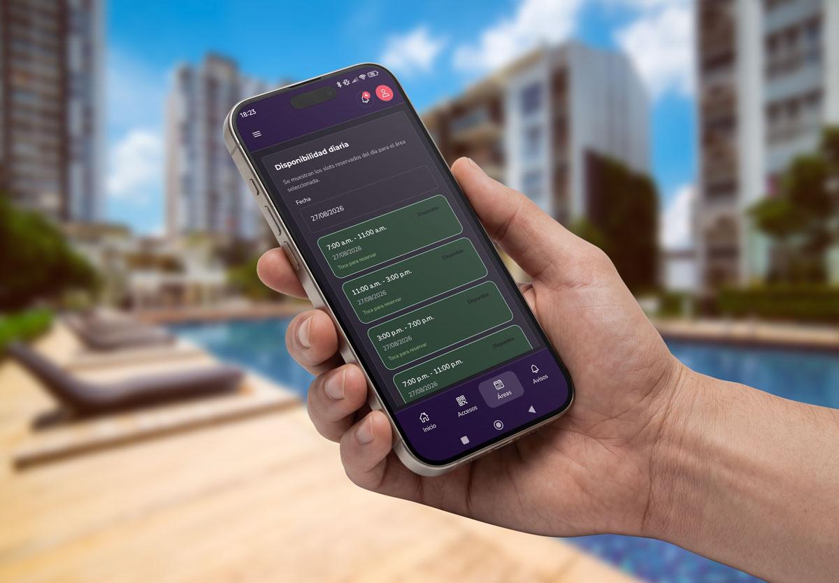App de Buen Entorno con reservaciones de áreas comunes frente a una alberca de condominio